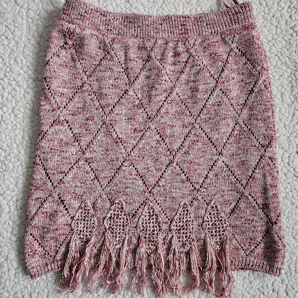 Dazzle Pink Skirt Size Small, Pink With A Quilt Pattern